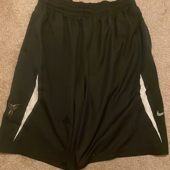 2 Nike Kobe Shorts - Picture 6 of 9